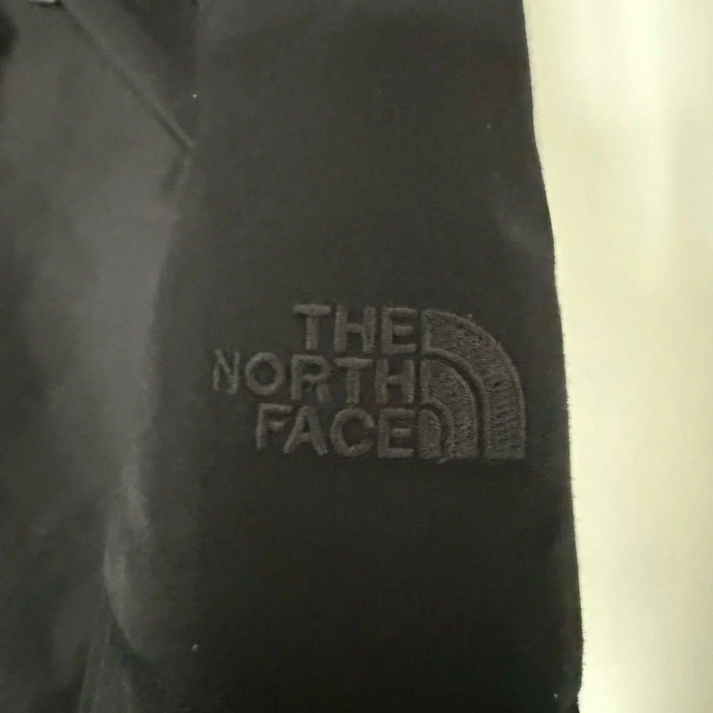 The North Face | Arctic Parka in Black Large - Picture 2 of 11
